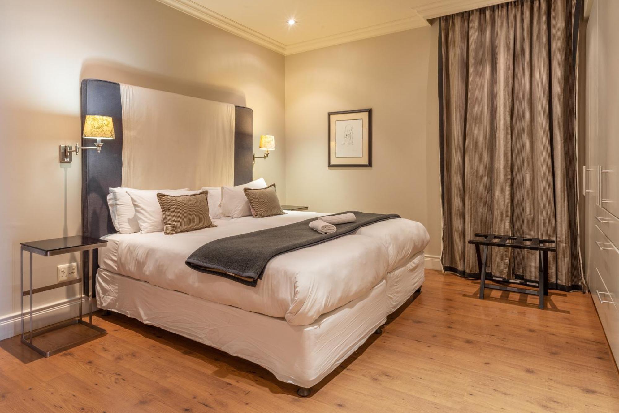 Cape Royale By Mcstay Cape Town Exterior photo